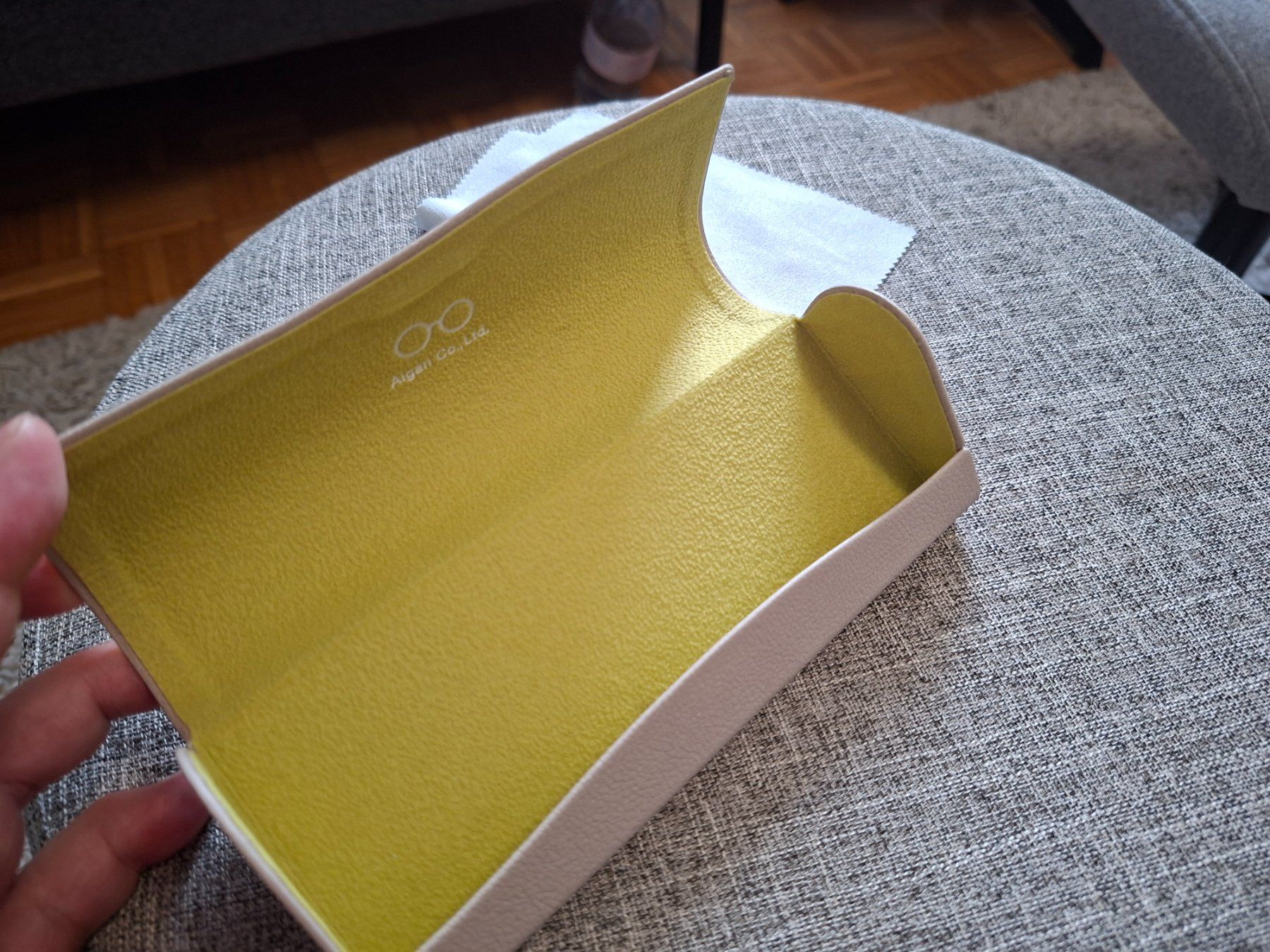 Altro in  Abbigliamento & Accessori: Glasses case/Brillenetui/New/Beige!! – Nuovo (secondo la descrizione) da Goldach venduto da mamakotzi 9
