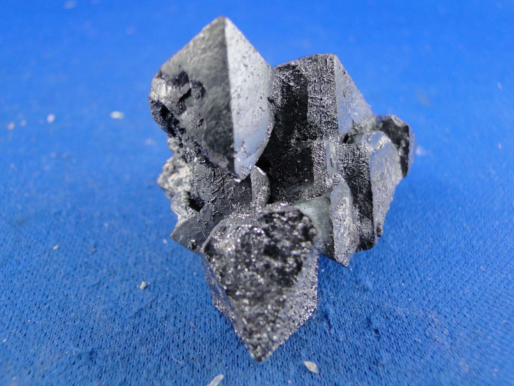 Minerali & Pietre curative: Haematit psm Magnetit – Usato da Schinznach Bad venduto da Demerald 2