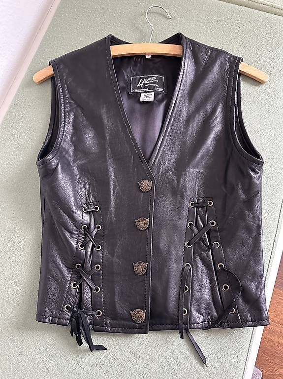 Gilets & Westen: Leder-Weste – Gebraucht aus Arlesheim von san_w867