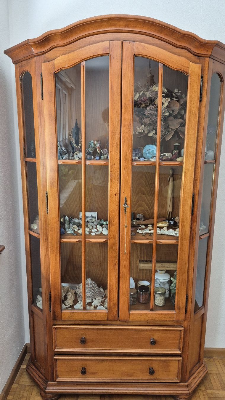 Vitrinen: Vitrine Holz mit Glastüren – Gebraucht aus Zürich von Knauelrockerin 2