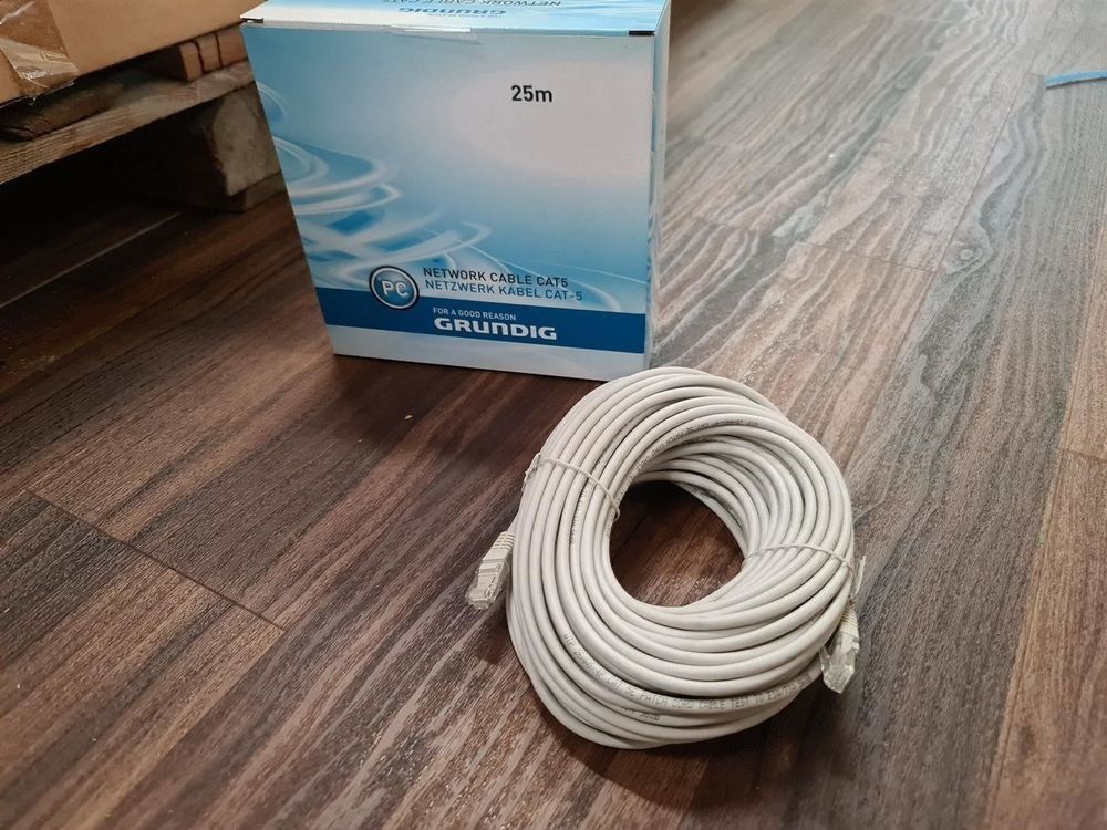 Grundig Cavi: Grundig Netzwerkkabel CAT5 grau 25m – Nuovo e nell'imballaggio originale da Wängi venduto da Thurgauer98