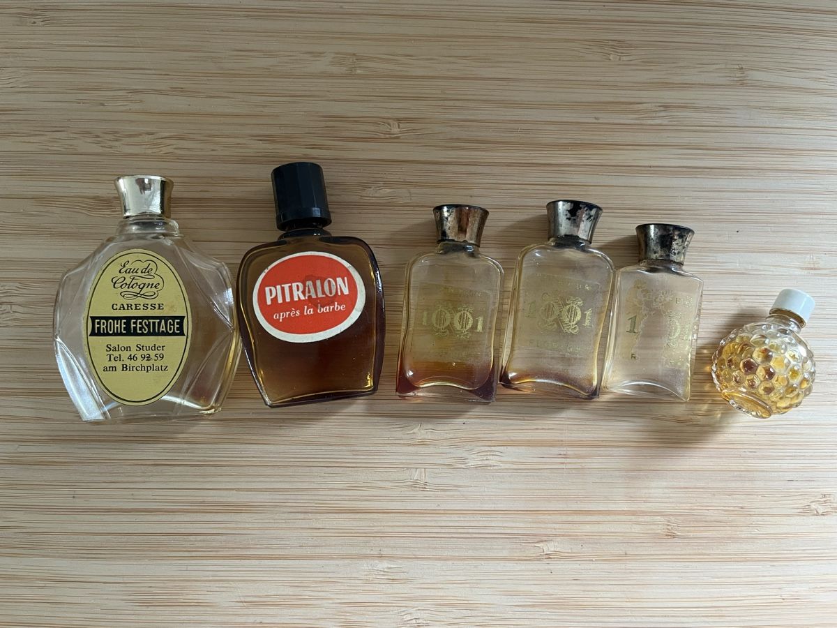 Parfum & Eau de Toilette: Parfumflaschen mini  – Gebraucht aus Lengnau AG von Schmitzli05 2
