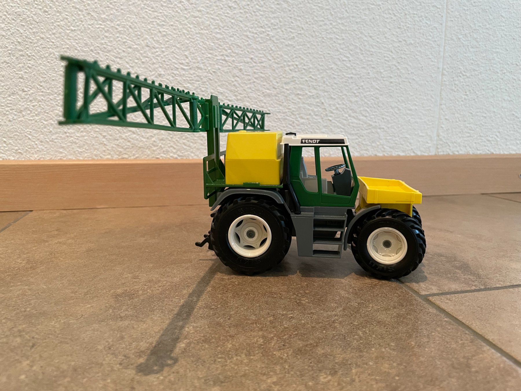 Fendt Trattori: SIKU Fendt Xylon mit Aufbauspritze – Nuovo (secondo la descrizione) da Kreuzlingen venduto da Stefan1150 2