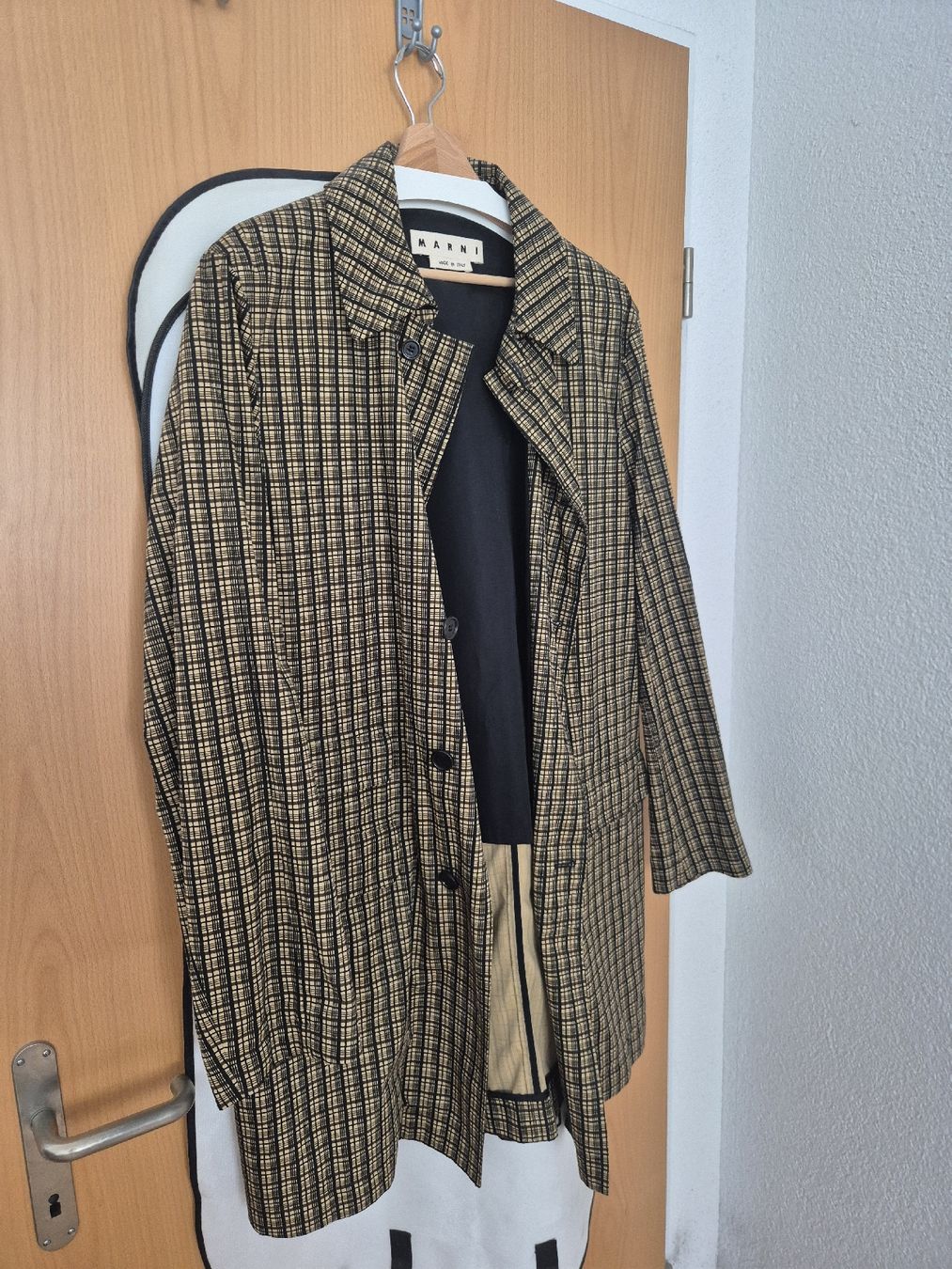 Marni Cappotti: Marni Mantel kariert schwarz – Nuovo (secondo la descrizione) da Wettingen venduto da luc_7nmf