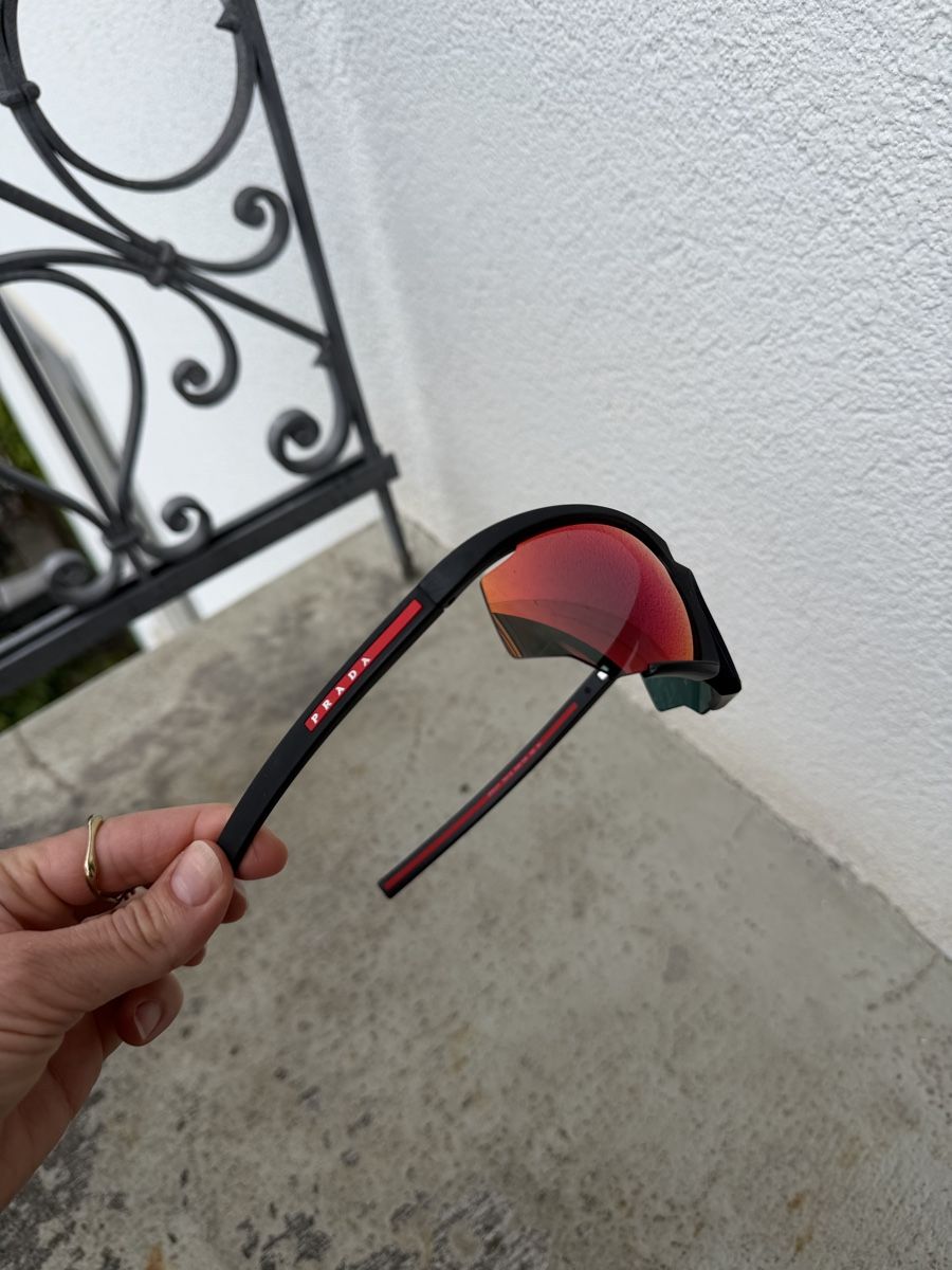 Prada Brillen & Gläser: PRADA Linea Rossa Sunglasses – Gebraucht aus Zürich von agichristine 5