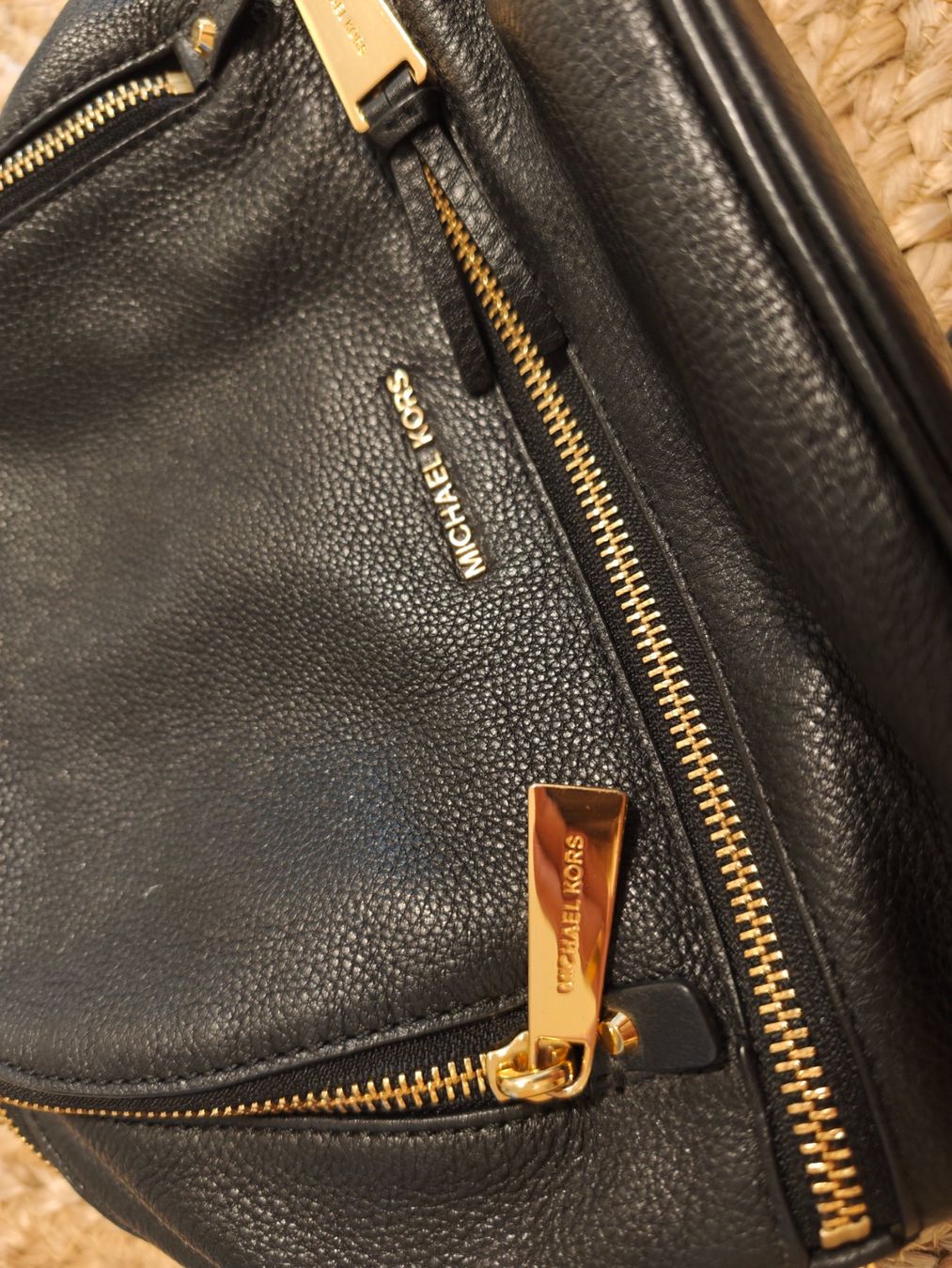 Michael Kors Zaini: Michael Kors Rucksack Schwarz, Top Zustand – Usato da Gunzgen venduto da 0Aurin0 3