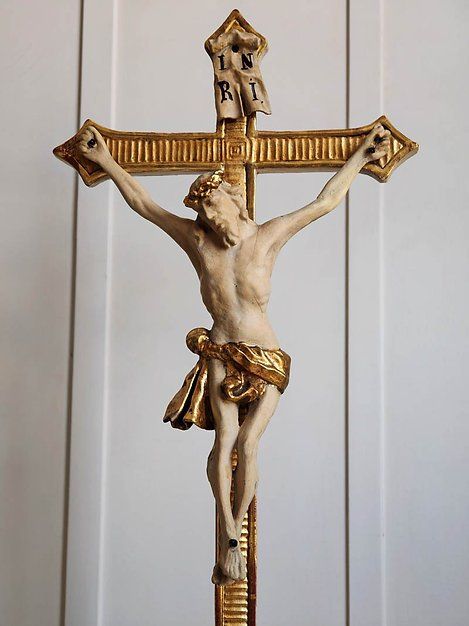 Statuette: Grosses Standkruzifix aus Holz, barocker Typus – Usato da Zuerich venduto da Antiquarium 1