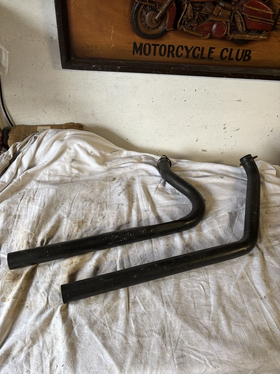 Harley-Davidson Auspuffanlagen: Harley Davidson Auspuffkrümmer Shovel Head – Gebraucht aus Schötz von Harley35