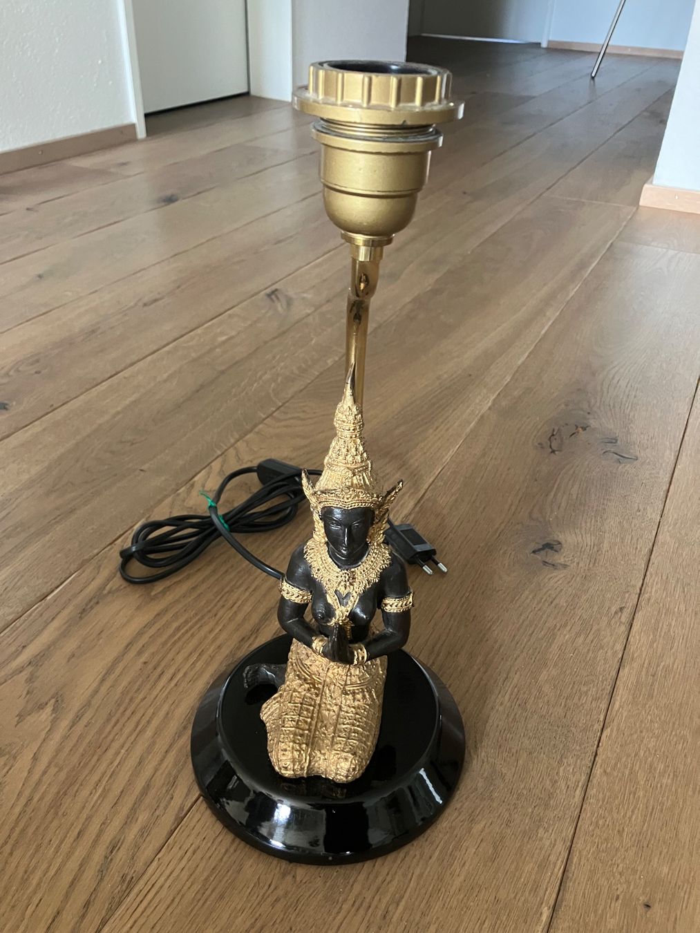 Lampen: Tisch/Kommode Lampe – Gebraucht aus Bubikon von nb_b8d9 1