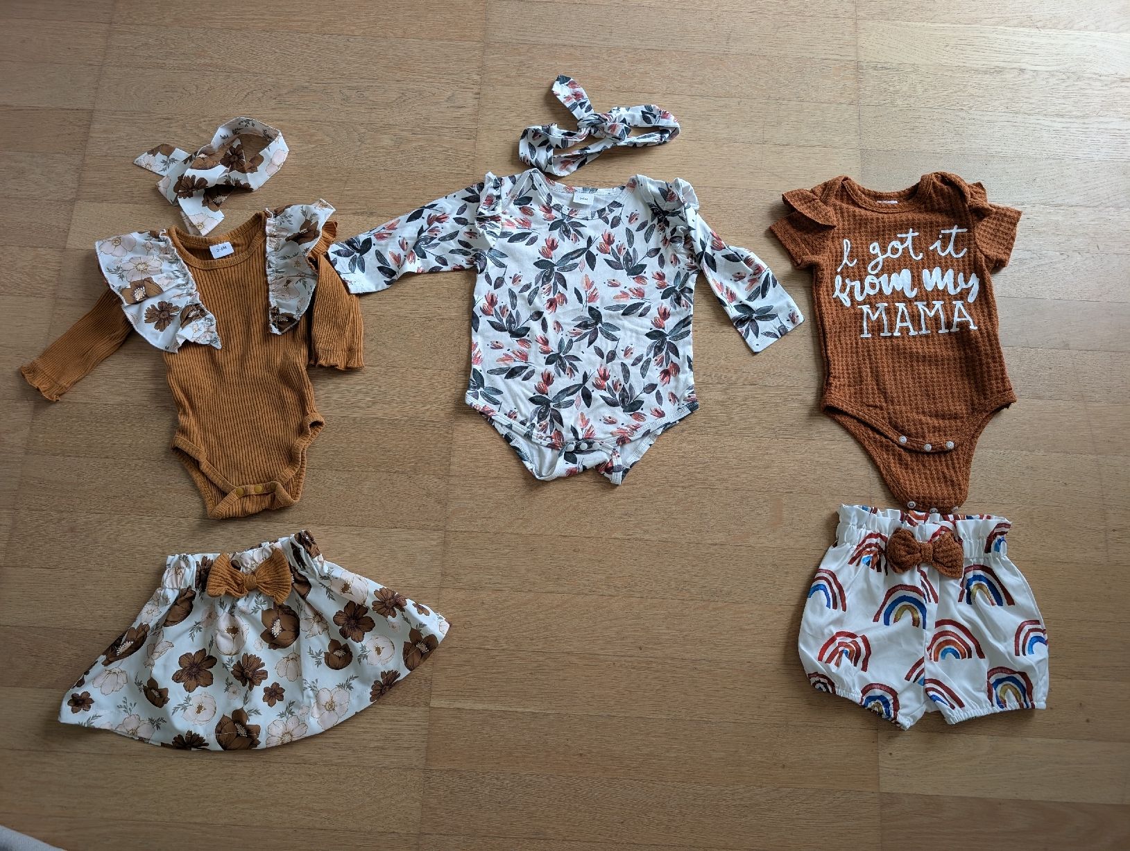 Lotti & Set di vestiti: Kleiderpaket Mädchen Gr. 62/68 – Usato da Kilchberg ZH venduto da kermit23