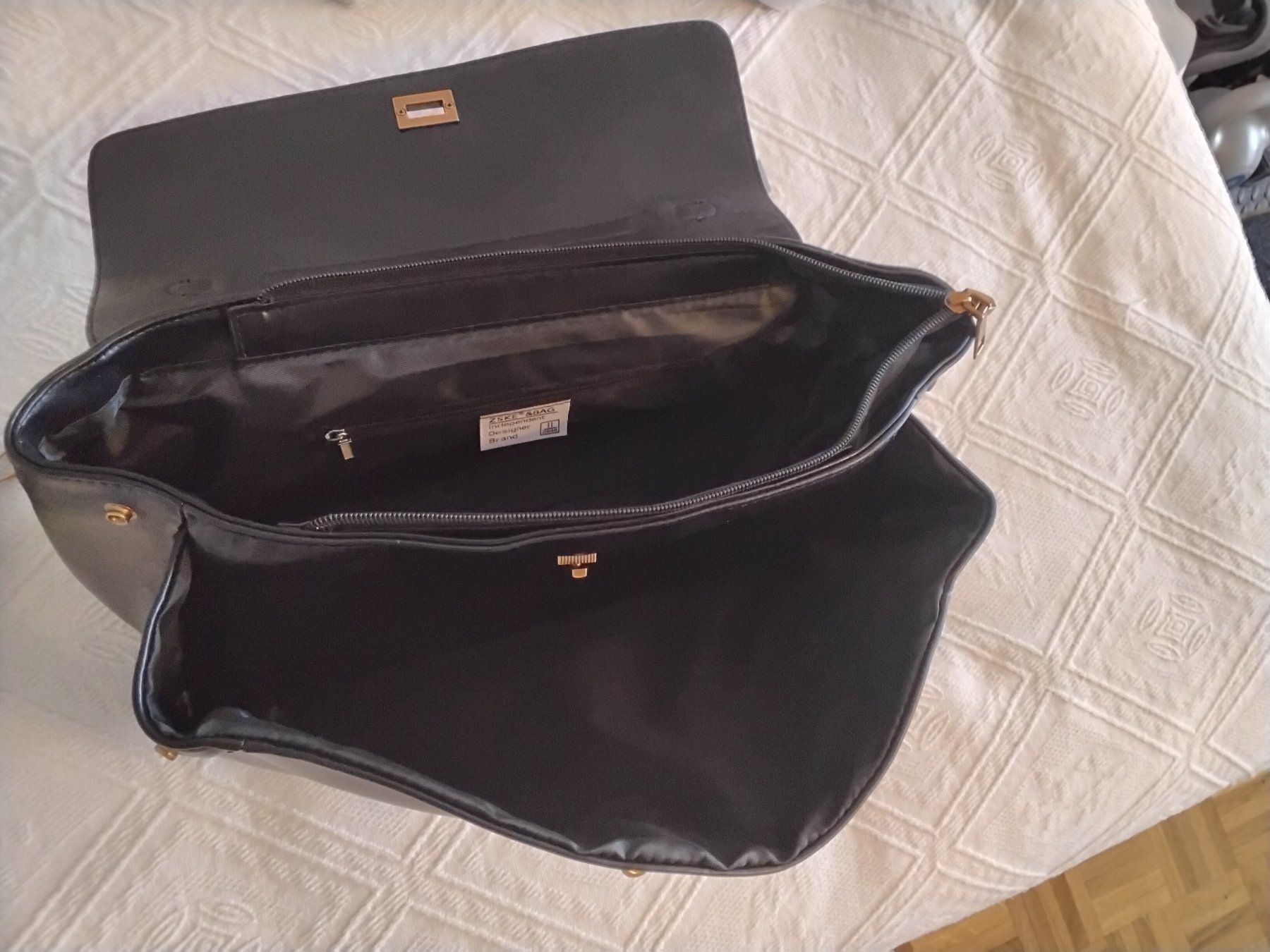 Borse da donna: Sac à main élégant noir neuf – Nuovo e nell'imballaggio originale da Chêne-Bourg venduto da Fio994 2