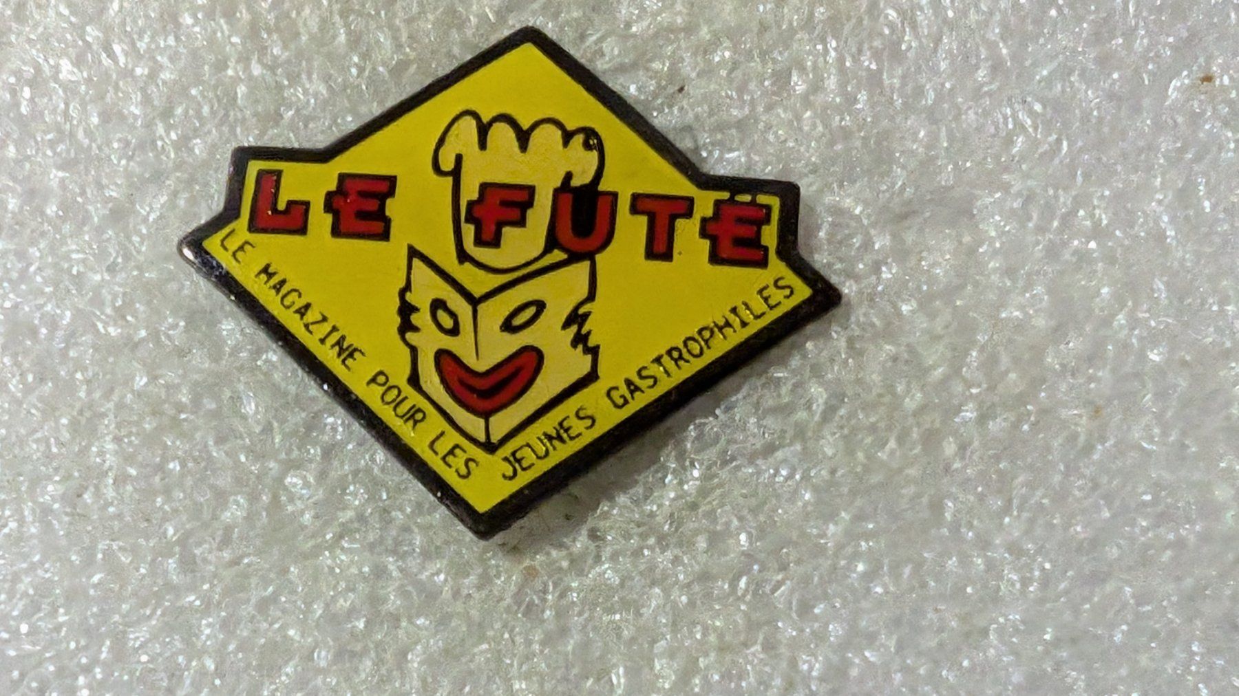 Placchette & Badge: Ansteckpin 166: le fute – Usato da Oppligen venduto da Pin-Fall-Shop