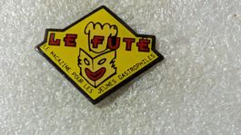 Ansteckpin 166: le fute