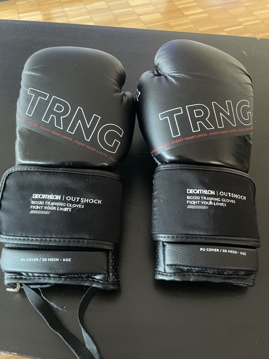 Decathlon Guanti & manicotti: Boxhandschuhe TRNG  – Usato da Oftringen venduto da adi_8m8v