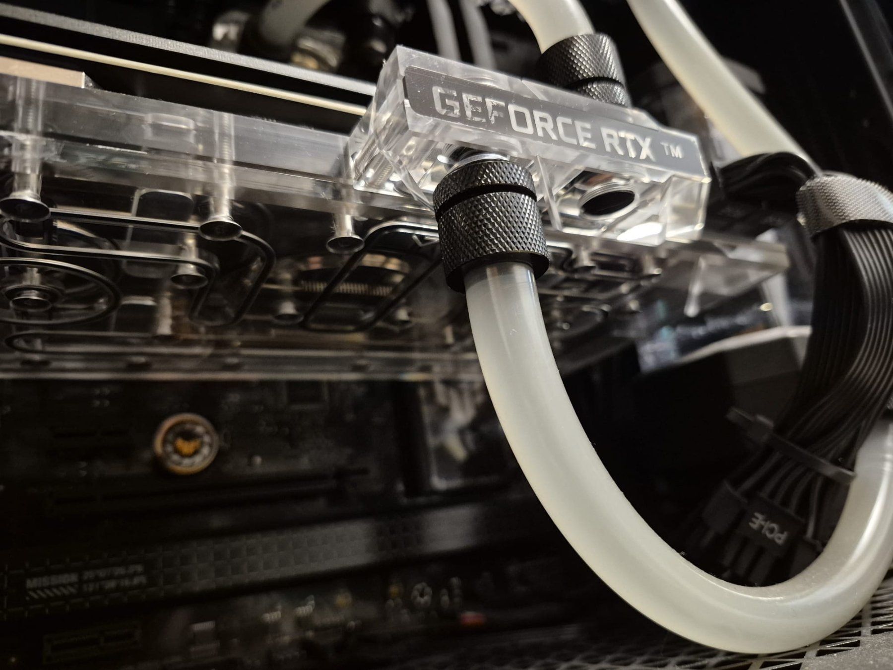 PC: Custom Gaming PC mit custom Wasserkühlsystem für CPU und GPU – Usato da Bischofszell venduto da chaefer135740 6