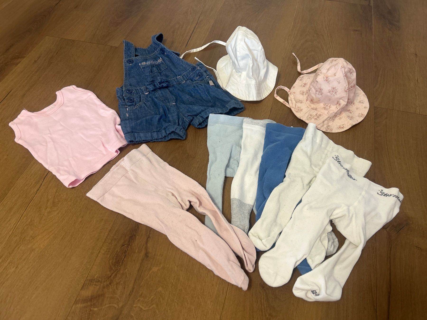 Lotti & Set di vestiti: Kleiderpaket Baby Gr 56 – Usato da Regensdorf venduto da Spyke55