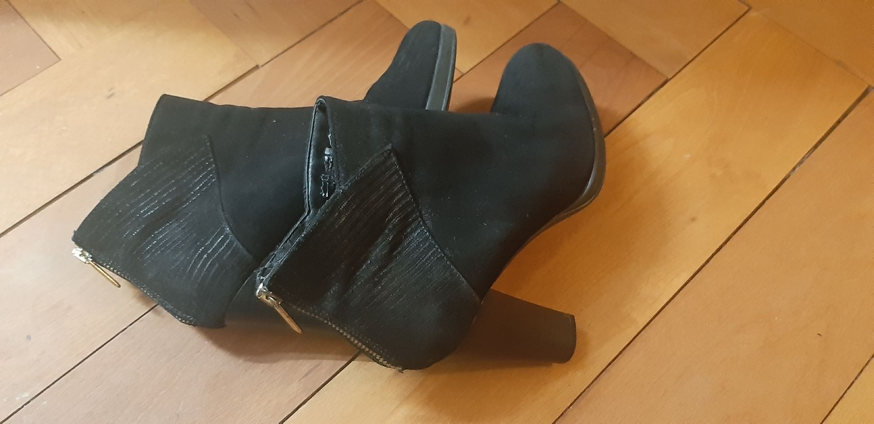 Scarpe da donna: Stiefeletten LEDER Gr. 38 NEUWERTIG bequenm und stabil! – Nuovo (secondo la descrizione) da Zürich venduto da Venecia25 5