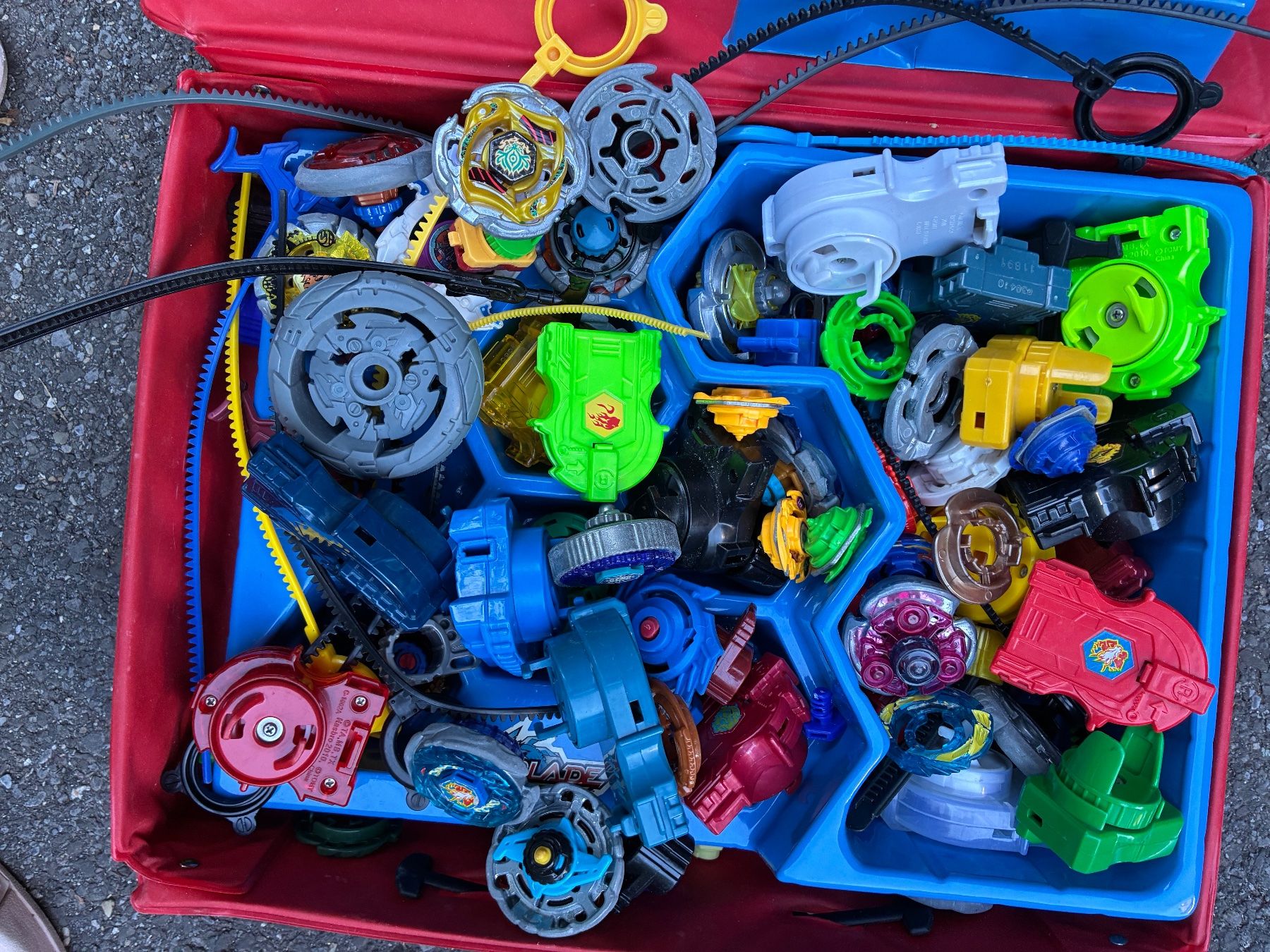 Giocattoli: Viele verschiedene Beyblades – Usato da Adliswil venduto da tchest007 2