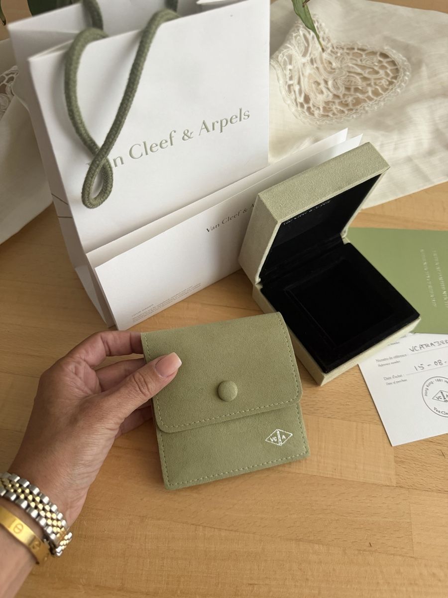 Ohrringe & -stecker: Original Van Cleef & Arpels Alhambra Ohrstecker mit Perlmutt – Gebraucht aus Bern von AndrewHM 6