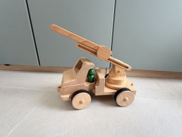 NIC Holz-Feuerwehrauto mit Drehleiter aus massivem Holz
