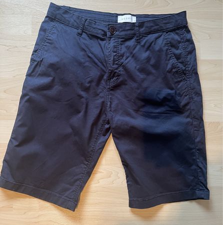 Esprit Chino Relaxed Slim Shorts Men navy Gr. 31 - Neuwertig