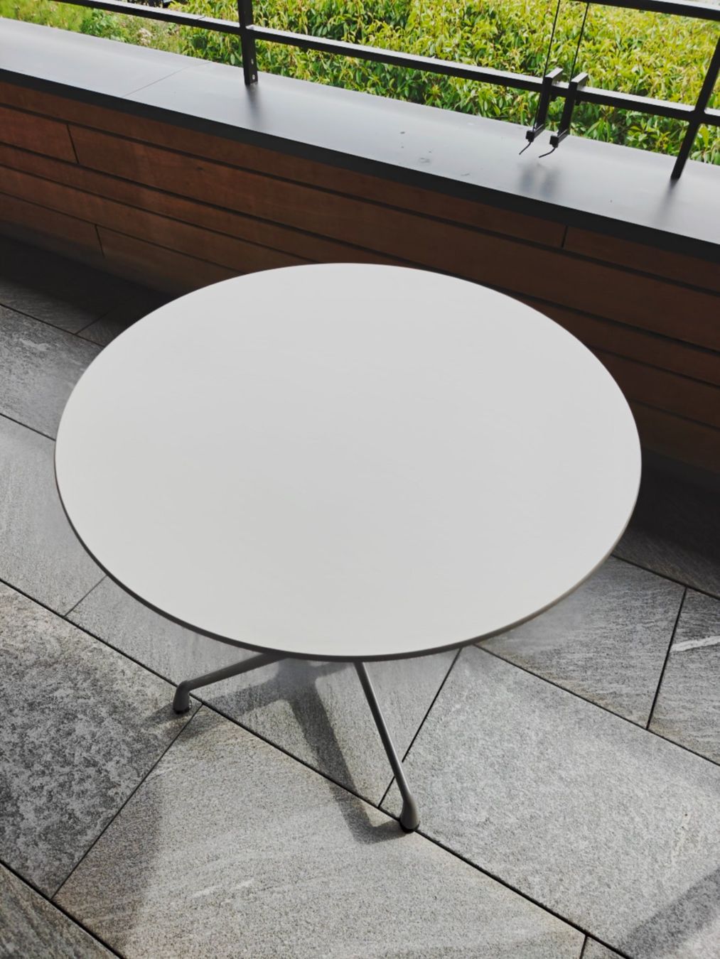 Vitra Tavoli: Vitra Eames Contract Table, Ø 80 cm – Usato da Meilen venduto da Matthiasmueller 1