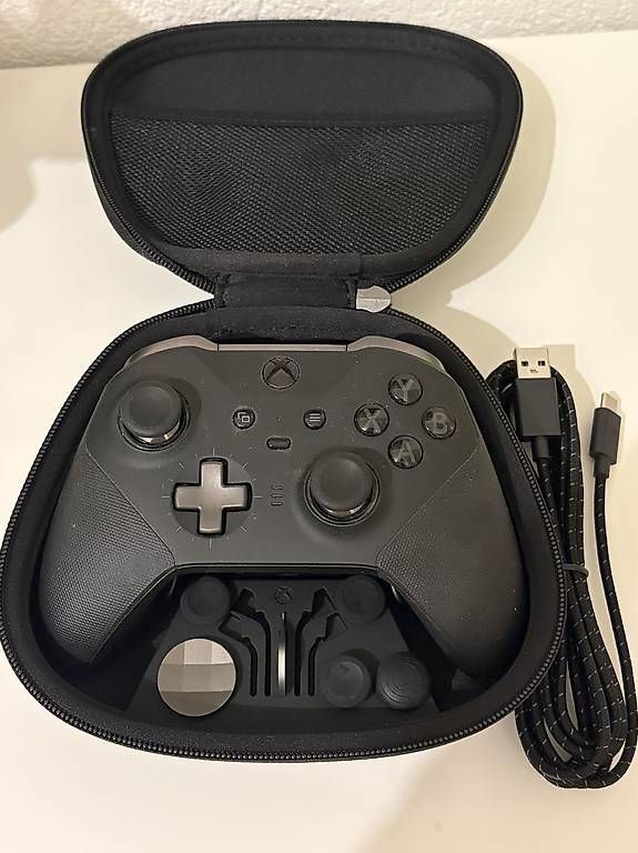Microsoft Controller: Xbox Elite V2 Controller in gutem Zustand – Nuovo (secondo la descrizione) da Gümligen venduto da NicolasScheidegger