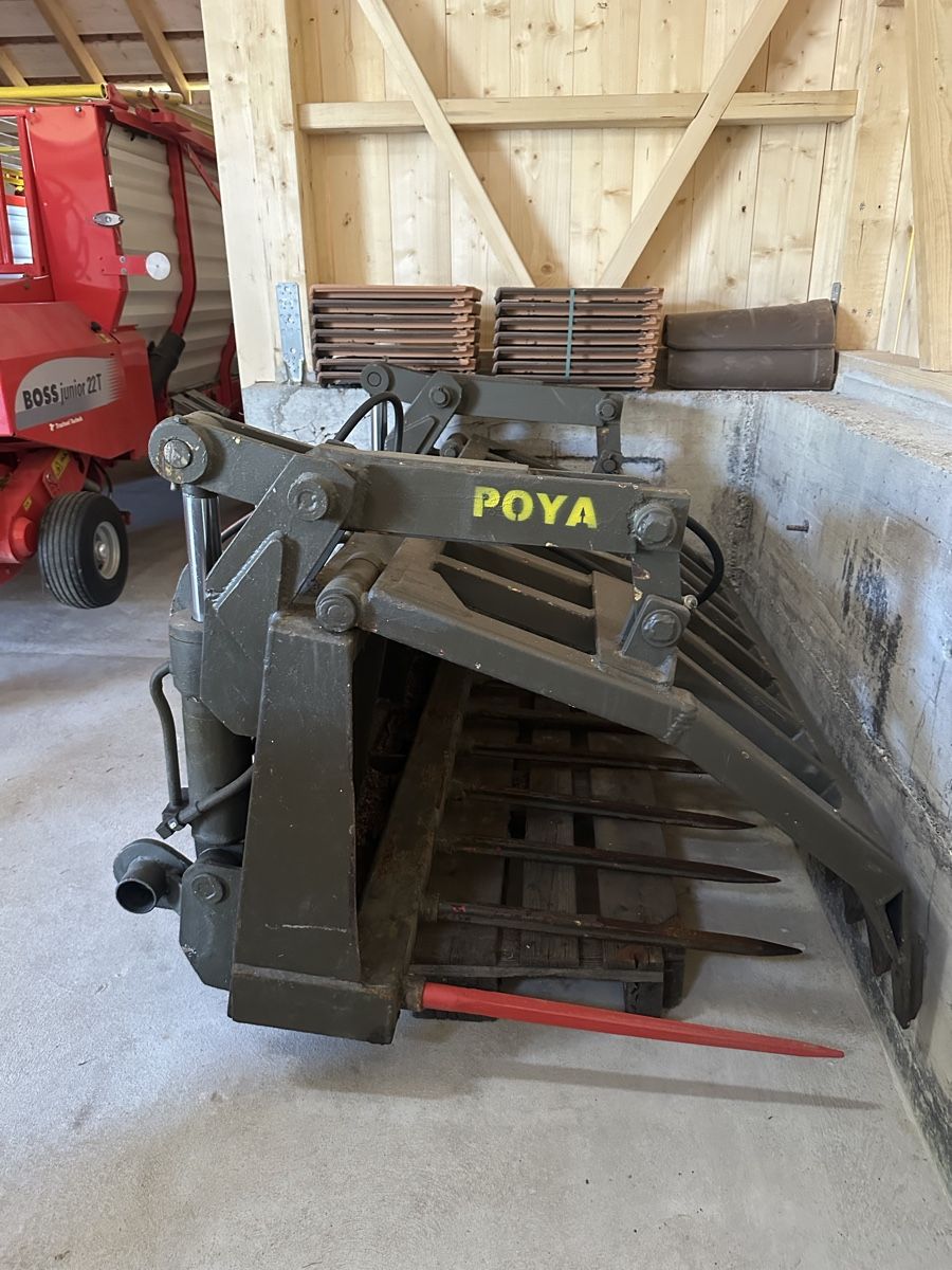 Liebherr Pinze: Krokodilzange/ Siloschneidezange Pneulader – Usato da Bonstetten venduto da Ollacorolla