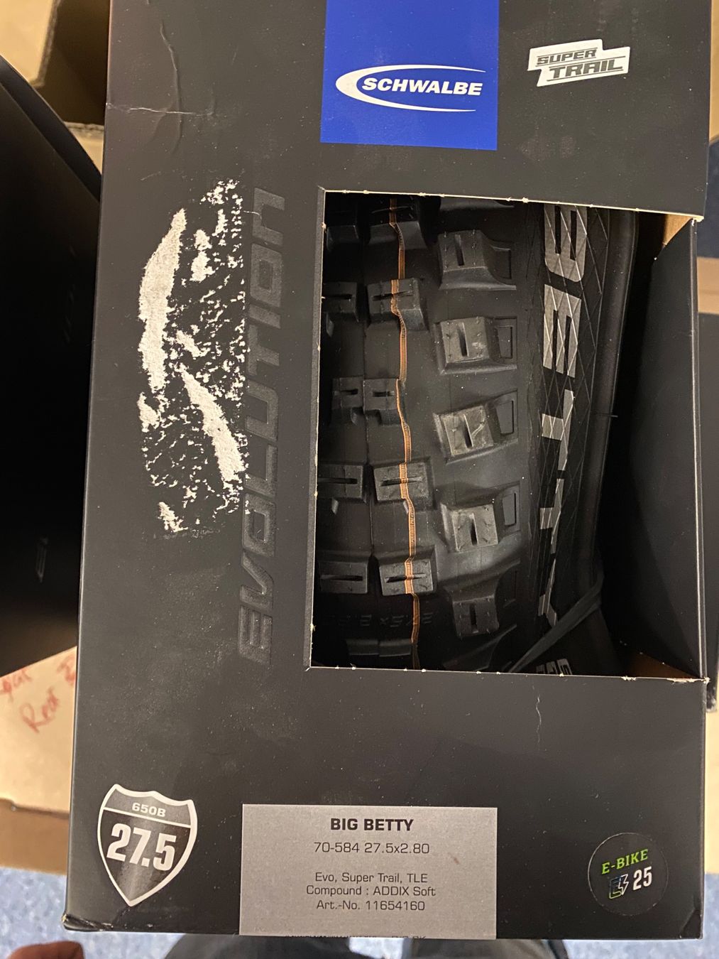 Ersatzteile: Schwalbe Big Betty 27.5x2.80 – Neu und originalverpackt aus Giswil von isearch