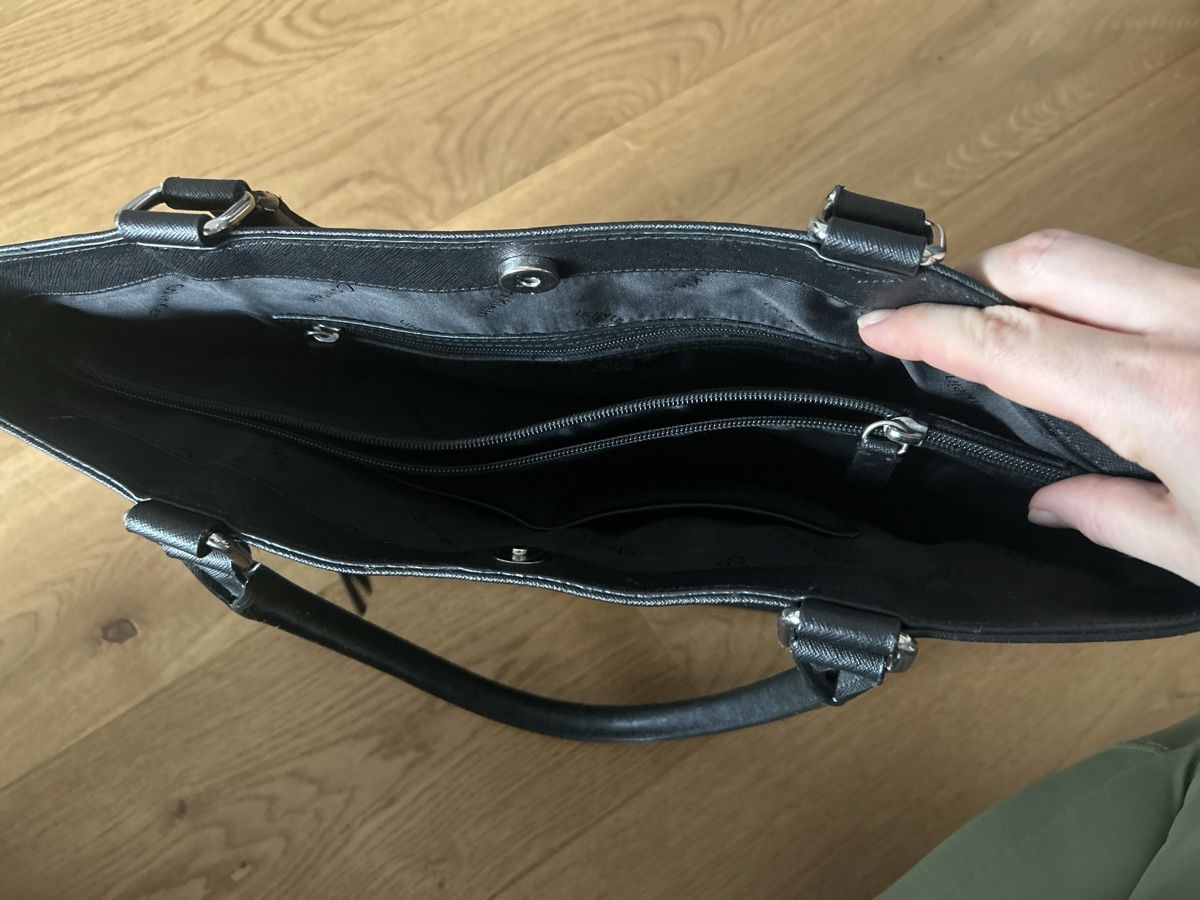 Calvin Klein Borse da donna: Calvin Klein Handtasche schwarz – Usato da Brunnen venduto da lor_mgw5 1