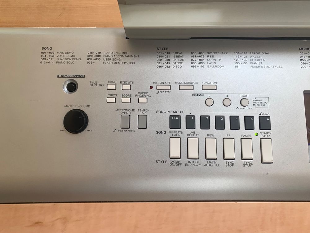 Yamaha Portable Grand DGX620 (inkl. Sustain Pedal) Kaufen auf Ricardo