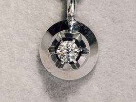 Anhänger mit Brillant 18K Weissgold! Passende Kette Silber