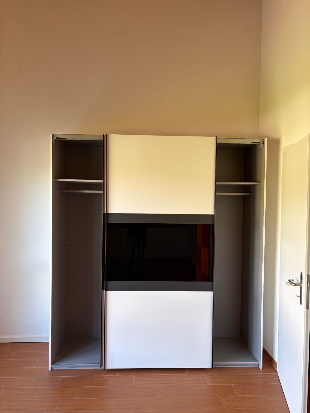 Livique Armadi: Schiebetür Schrank – Nuovo (secondo la descrizione) da Gais venduto da ren_dzk2 2