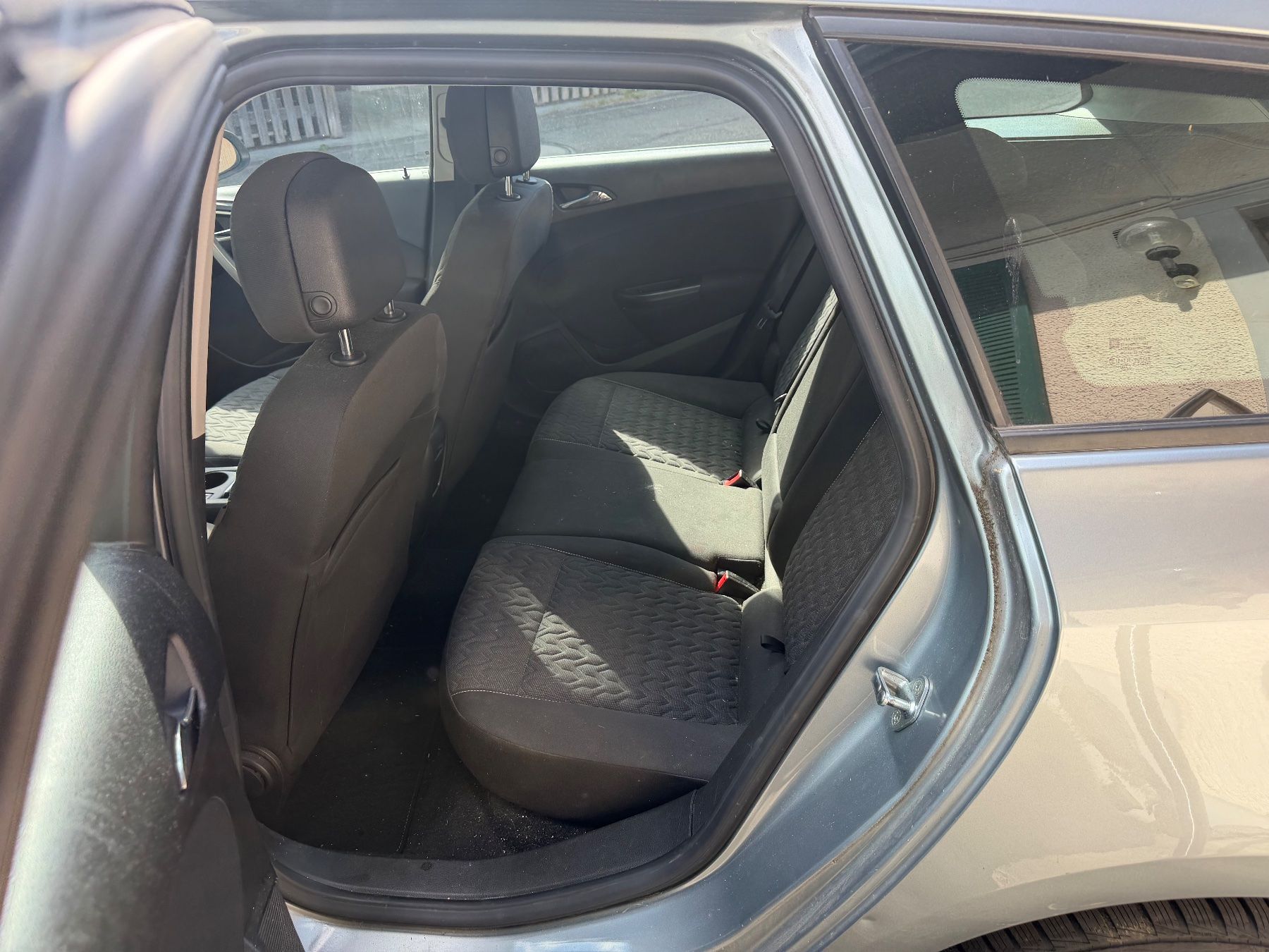 Opel Automobili: Unfallwagen Opel Astra J – Usato da Hunzenschwil venduto da JustKnow 7