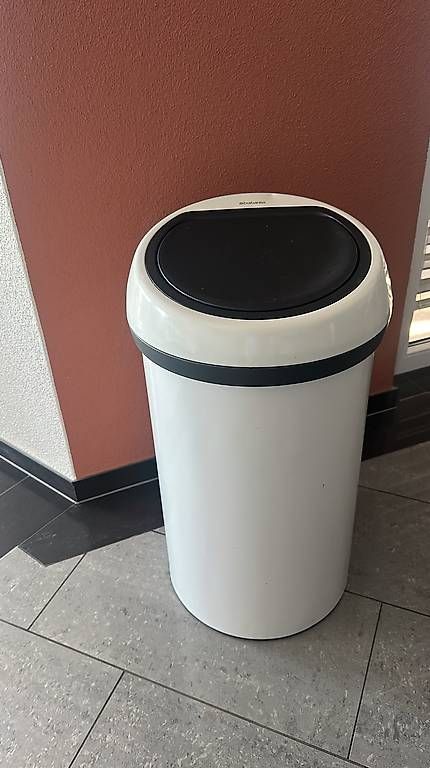 Poubelles: Brabantia Mülleimer – D'occasion à Marbach SG par kha_s5m6