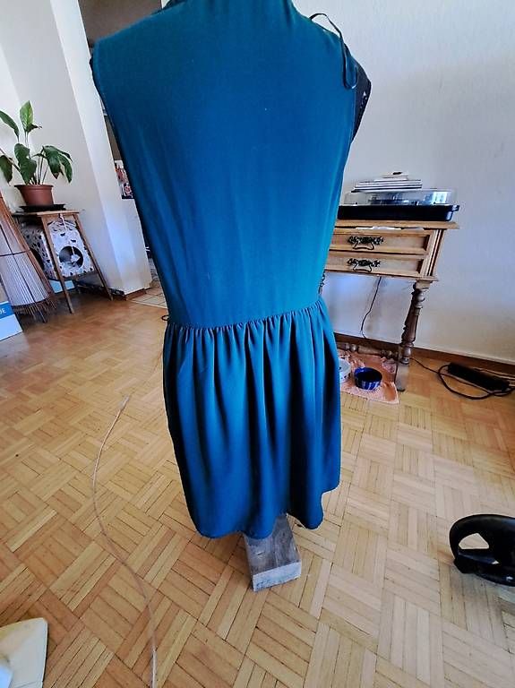 Kleider: Robe verte – Gebraucht aus La Chaux-de-Fonds von atipik 2