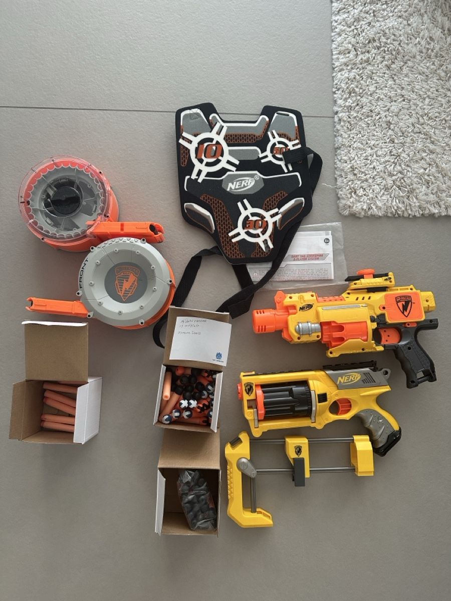 Nerf Spielzeuge: Nerf Waffen Set mit Zubehör gebraucht – Gebraucht aus Berg SG von tob_5gnj