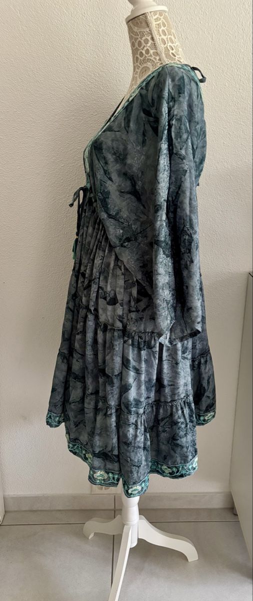 Vestiti: Kleid Gr.42 – Usato da Eglisau venduto da 3flower-power3 2