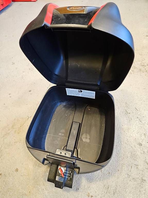 Topcases: Helm Koffer – D'occasion à Laupersdorf par benema 4