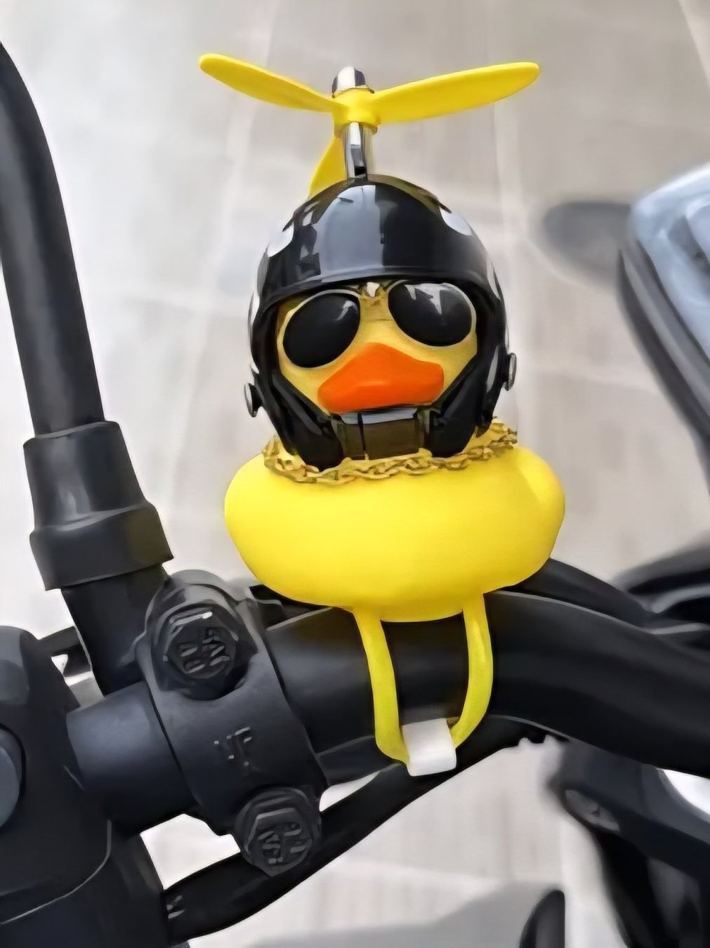 Statuette: Gelbe Quitsch-Ente mit Helm – Usato da Meggen venduto da everydaysale 1