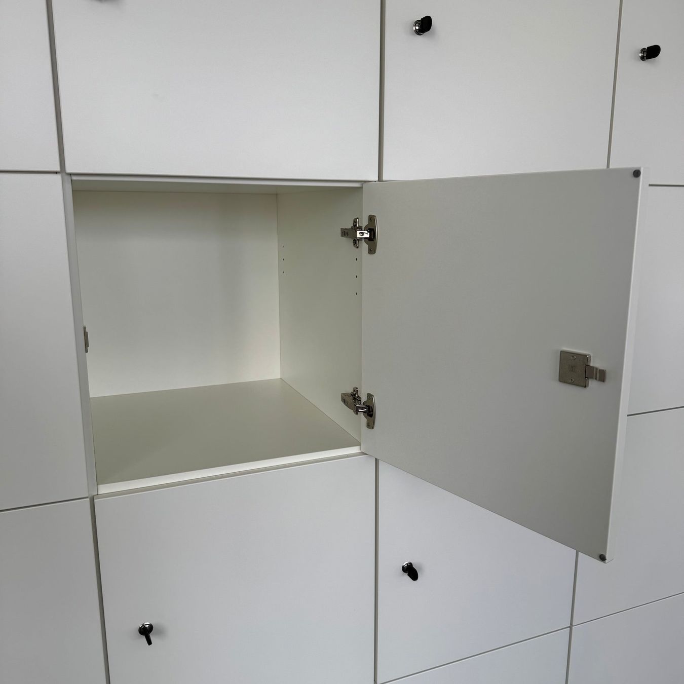Armadi: Palmberg Prisma 2 Lockerschrank - 16 Abteile – Usato da Schönenwerd venduto da mcofficeshop 2