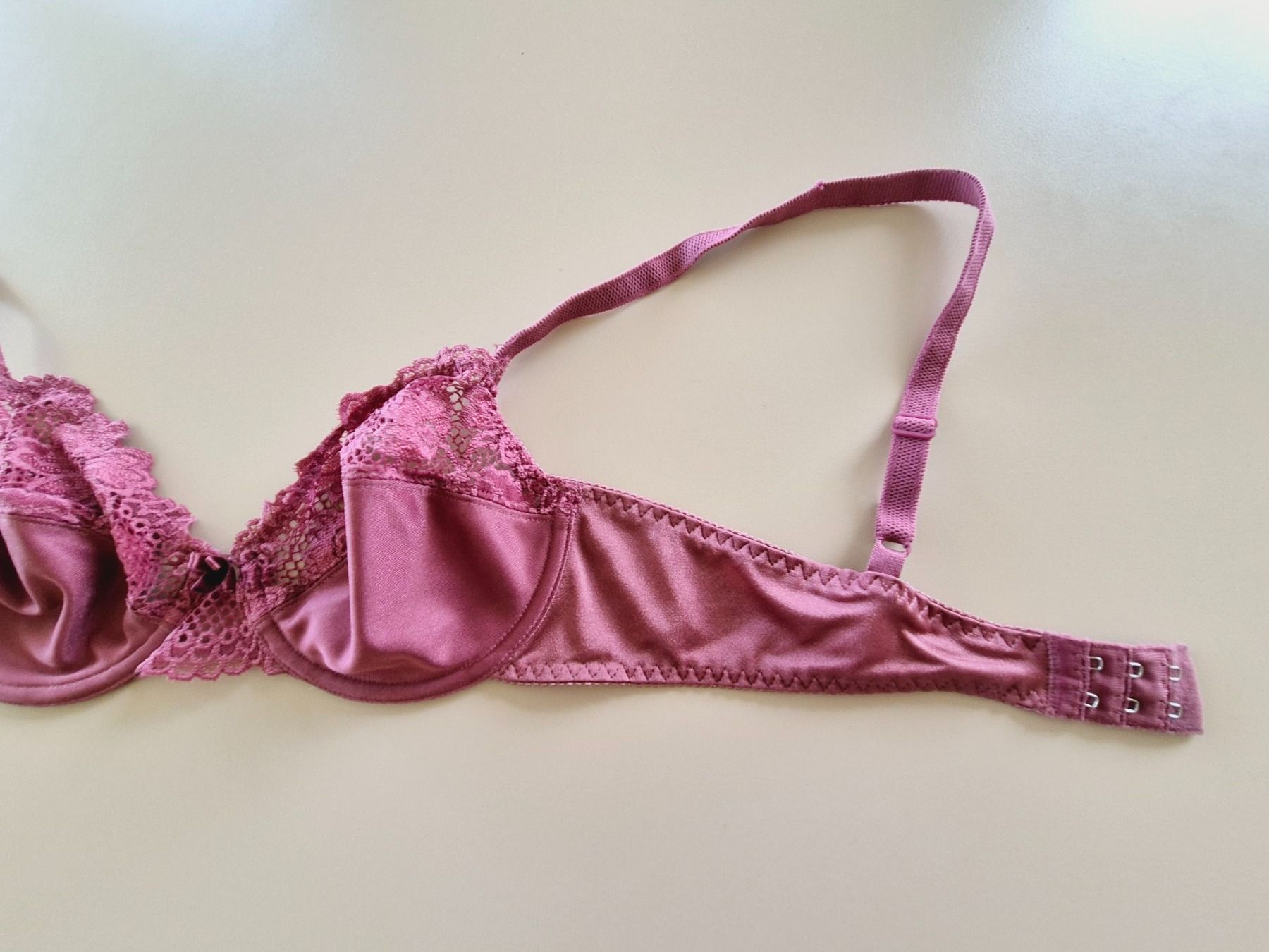 Altra biancheria intima: BH 80B MIT SPITZE TOP BUSTIER UNTERWÄSCHE – Usato da Elsau venduto da the-colorful-side 1