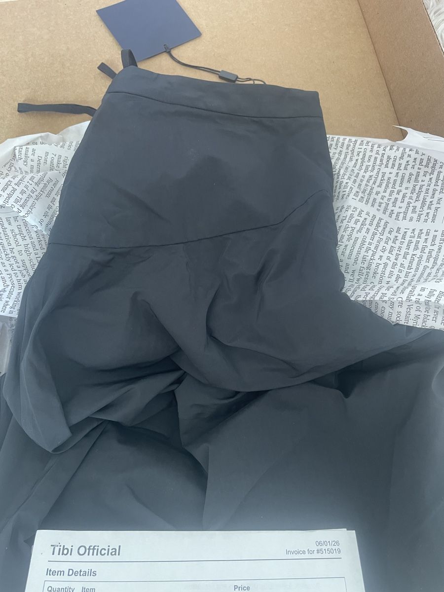 Röcke: Tibi asymmetrical baloon skirt – Neu und originalverpackt aus Vevey von Schaezli 1