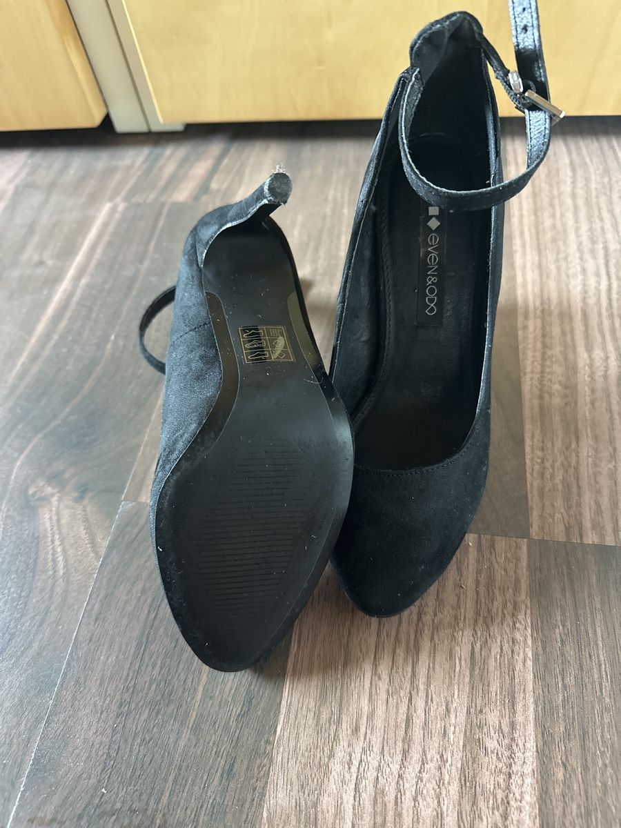 Chaussures femmes: Damenschuhe – D'occasion à Müstair par V.Sara 1