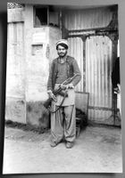 Erh. Hürsch: 2 Fotos um 1975, Afghanistan (XI), Wachmann