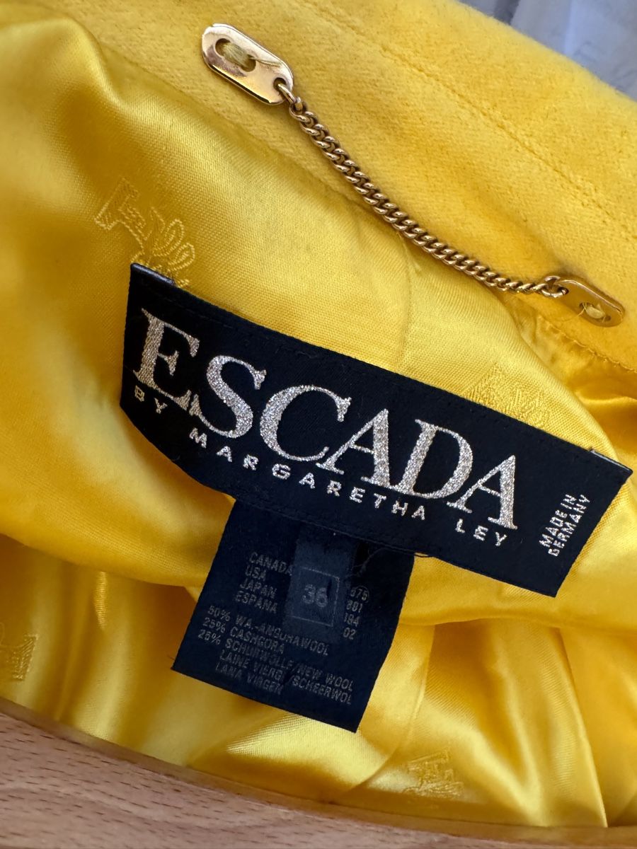 Escada Giacche: Escada Blazer Vintage Wolle – Usato da Obfelden venduto da tan_9lj9 1