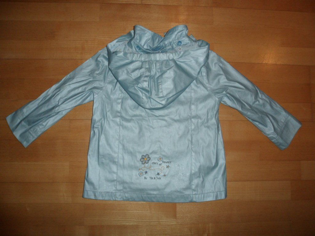 Giacche & Cappotti: süsser Wind- /Regenmantel mit Kapuze, hellblau Gr. 122 – Nuovo (secondo la descrizione) da Zeneggen venduto da shemesh_ 1