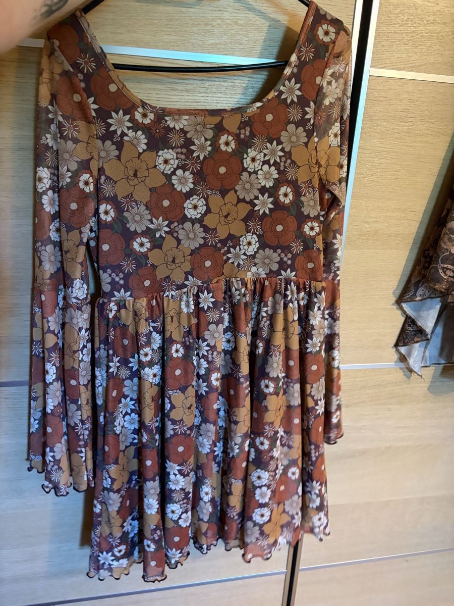 Shein Vestiti: Shein Kleid Blumenmuster braun – Usato da Frenkendorf venduto da lrhggrty 1