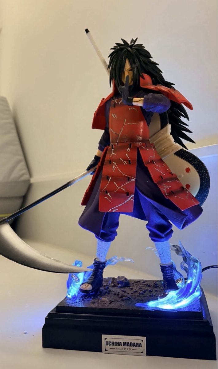 Statuette: Figur Uchiha Madara Naruto Actionfigur mit Beleuchtung – Usato da Eiken venduto da ren_yk6f