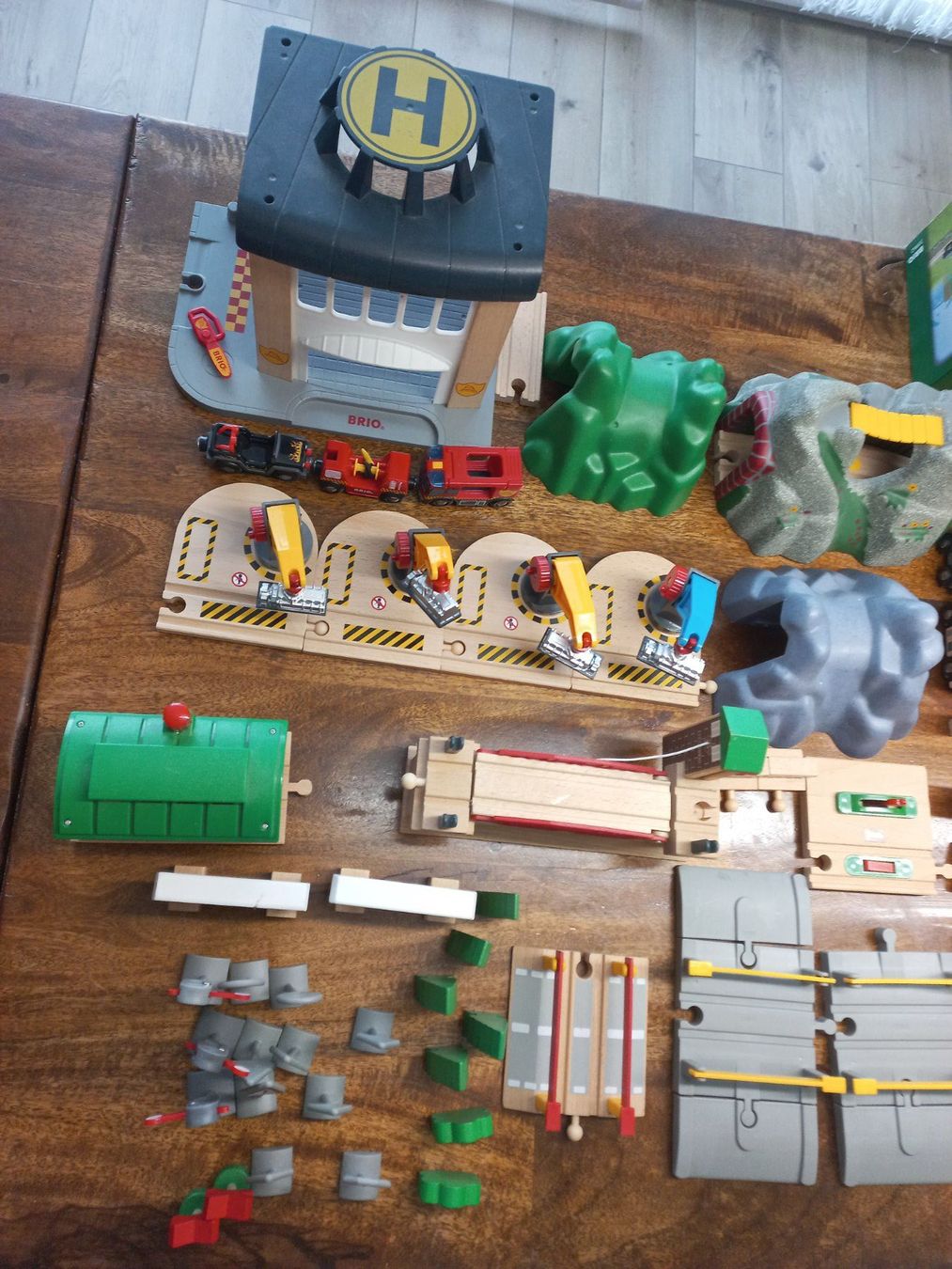 Brio Spielzeuge: Riesiges BRIO Set, viel Zubehör – Gebraucht aus Lachen SZ von jimmygoal13 2